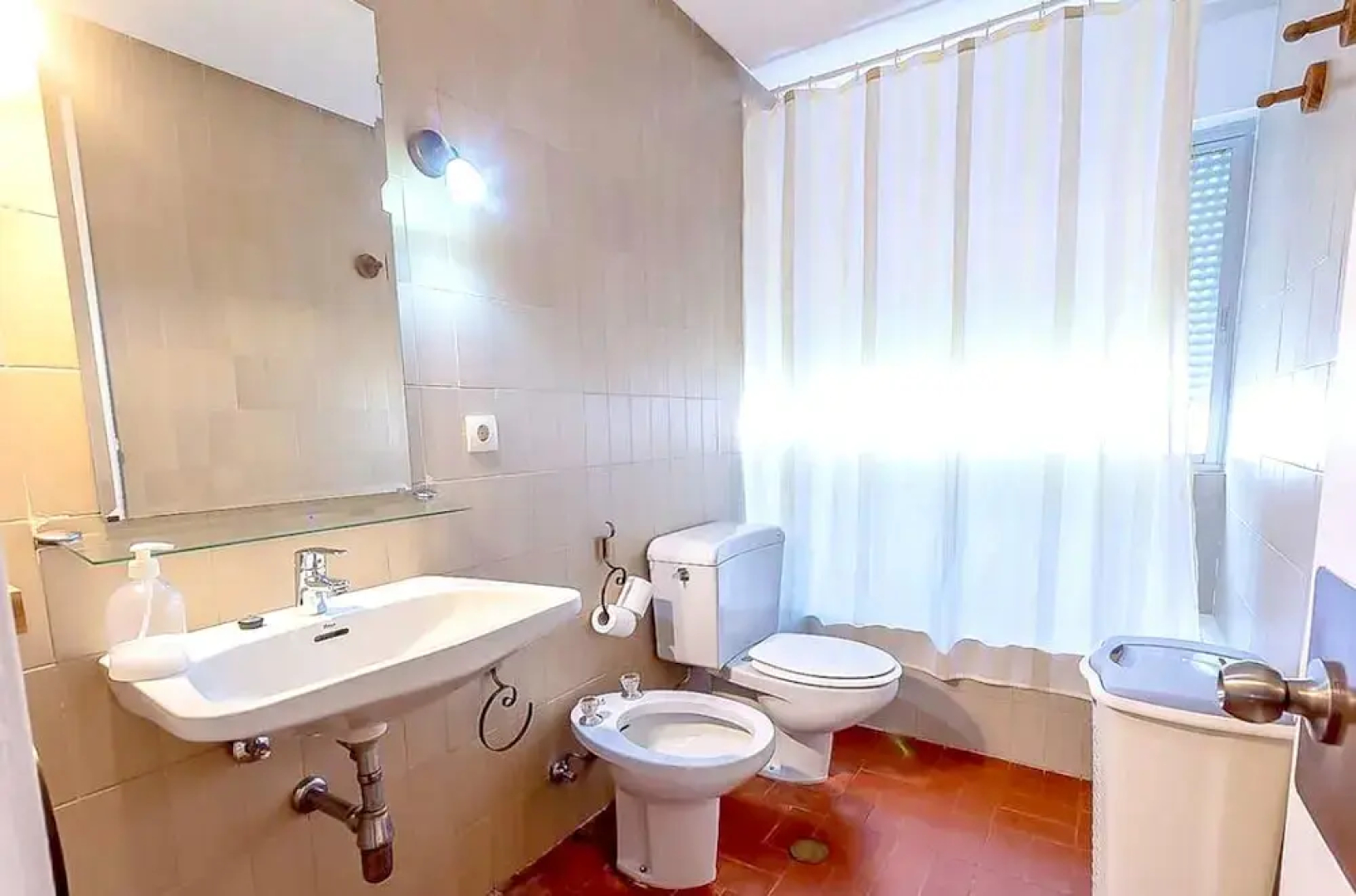 Villa With 5 Bedrooms in Valdecaballeros, With Wonderful Mountain View, Private Pool, Enclosed Garden