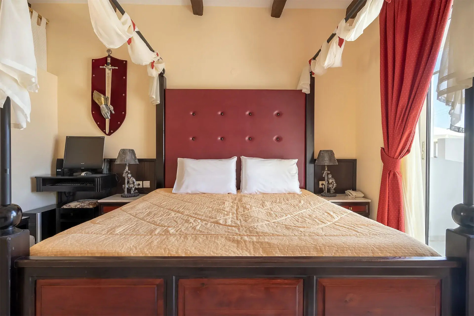 Castello Di Cavallieri Suites