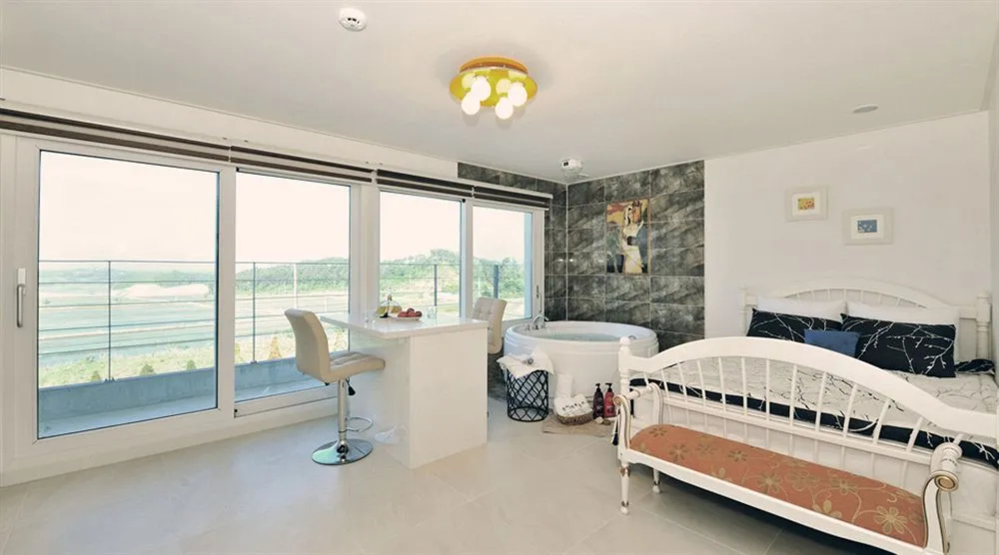 Yangyang Monti Pet Spa Pension