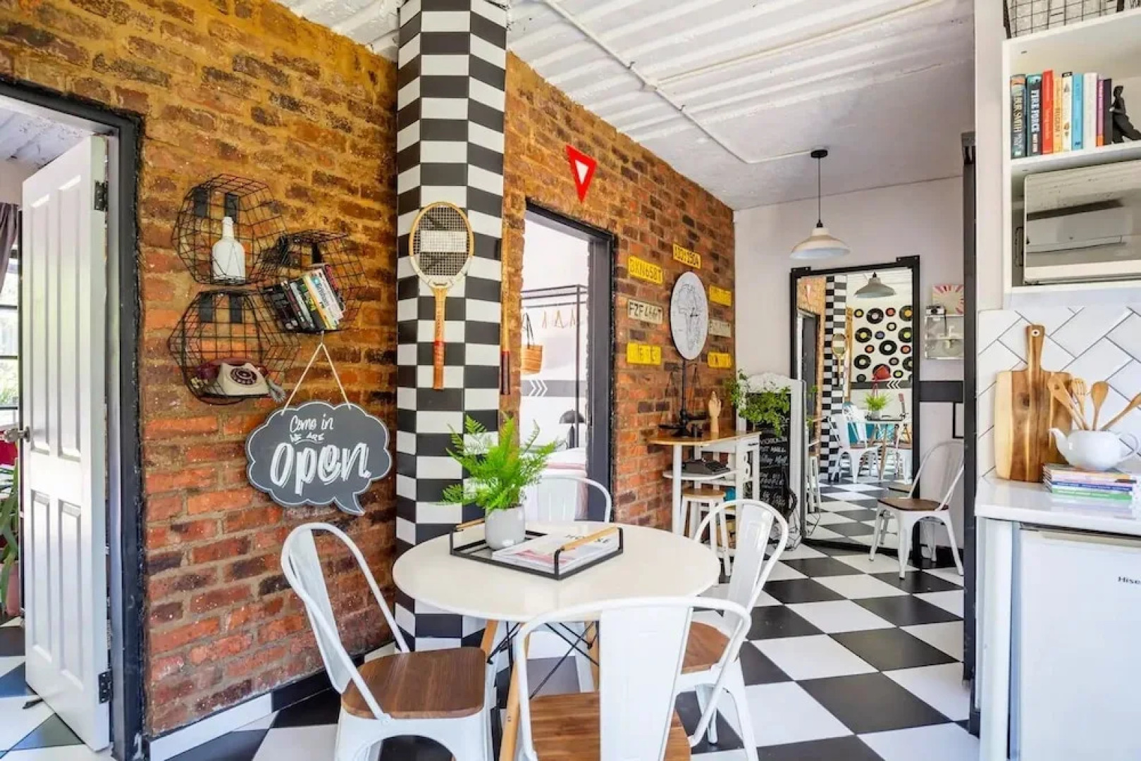 Retro-vintage New Yorker Apartment in Centurion