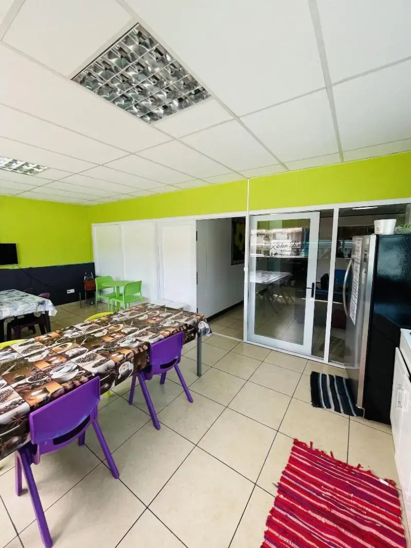 Mahana Lodge Hostel & Backpacker