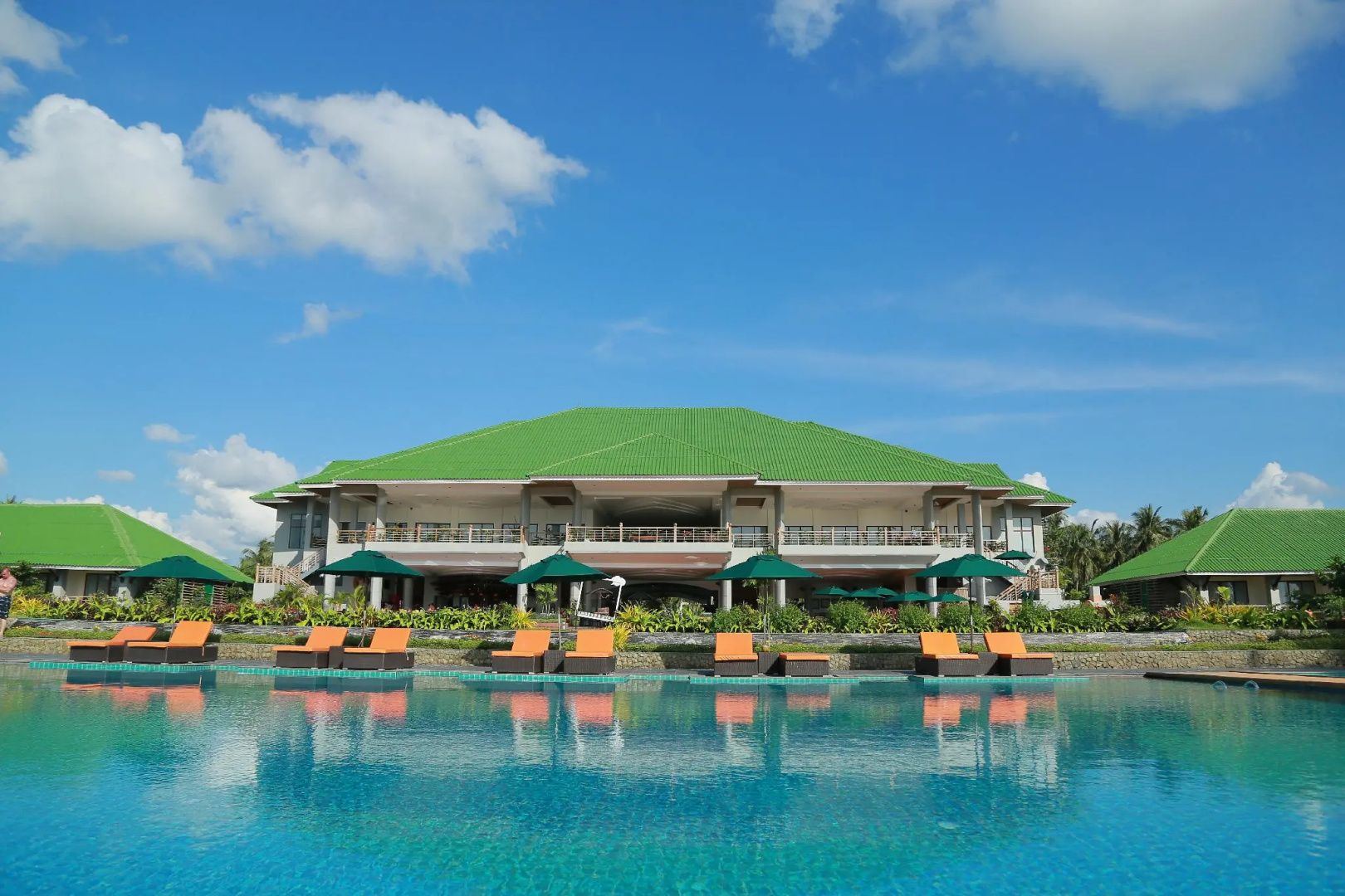 Ngwe Saung Yacht Club & Resort