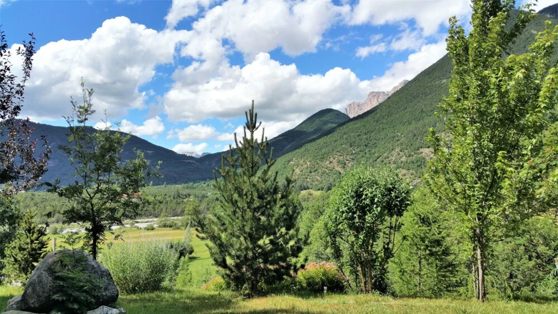 Les Rosaces Du Buëch. Gite