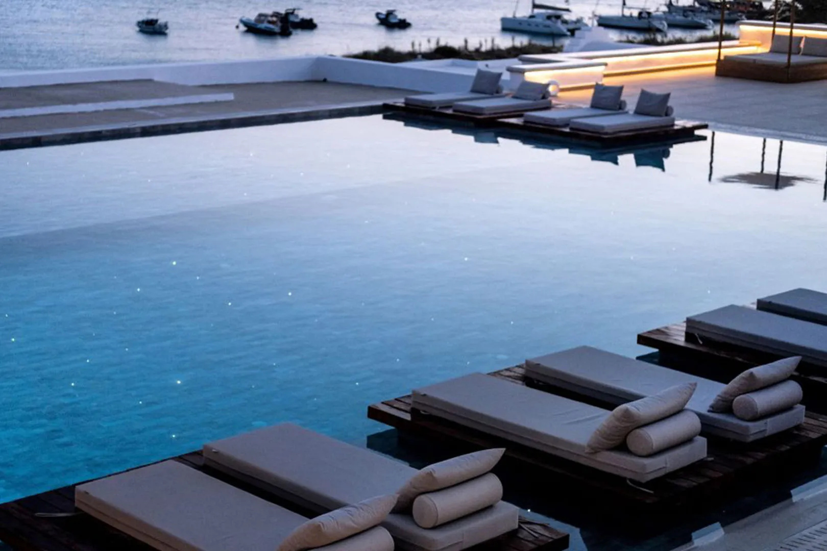 Manoulas Beach Mykonos Resort