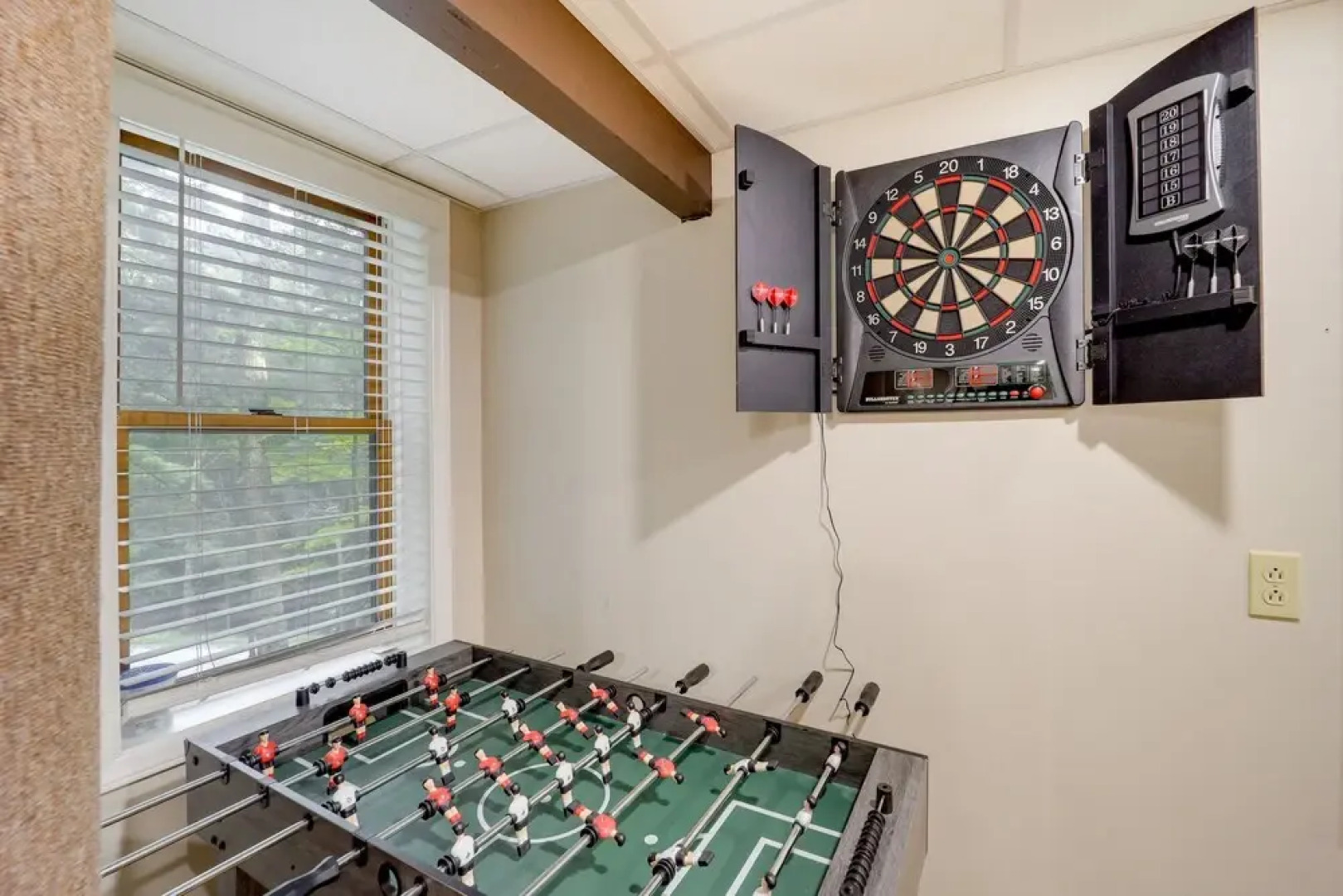 Deck, Fire Pit, & Grill: Beech Mountain Chalet