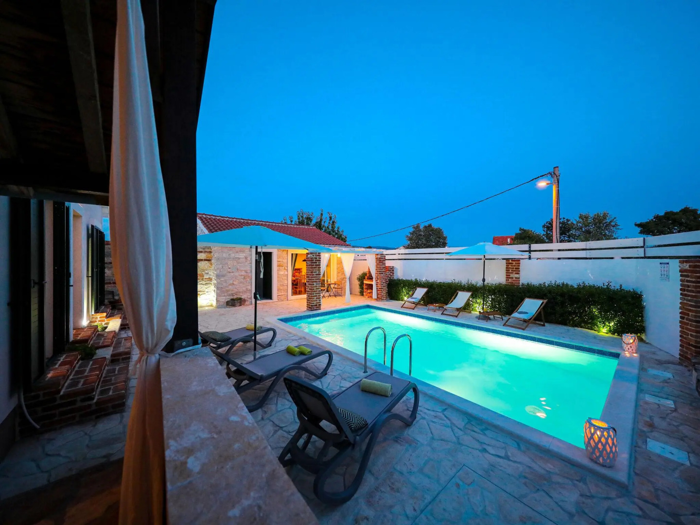 Villa With Private Pool and Terrace