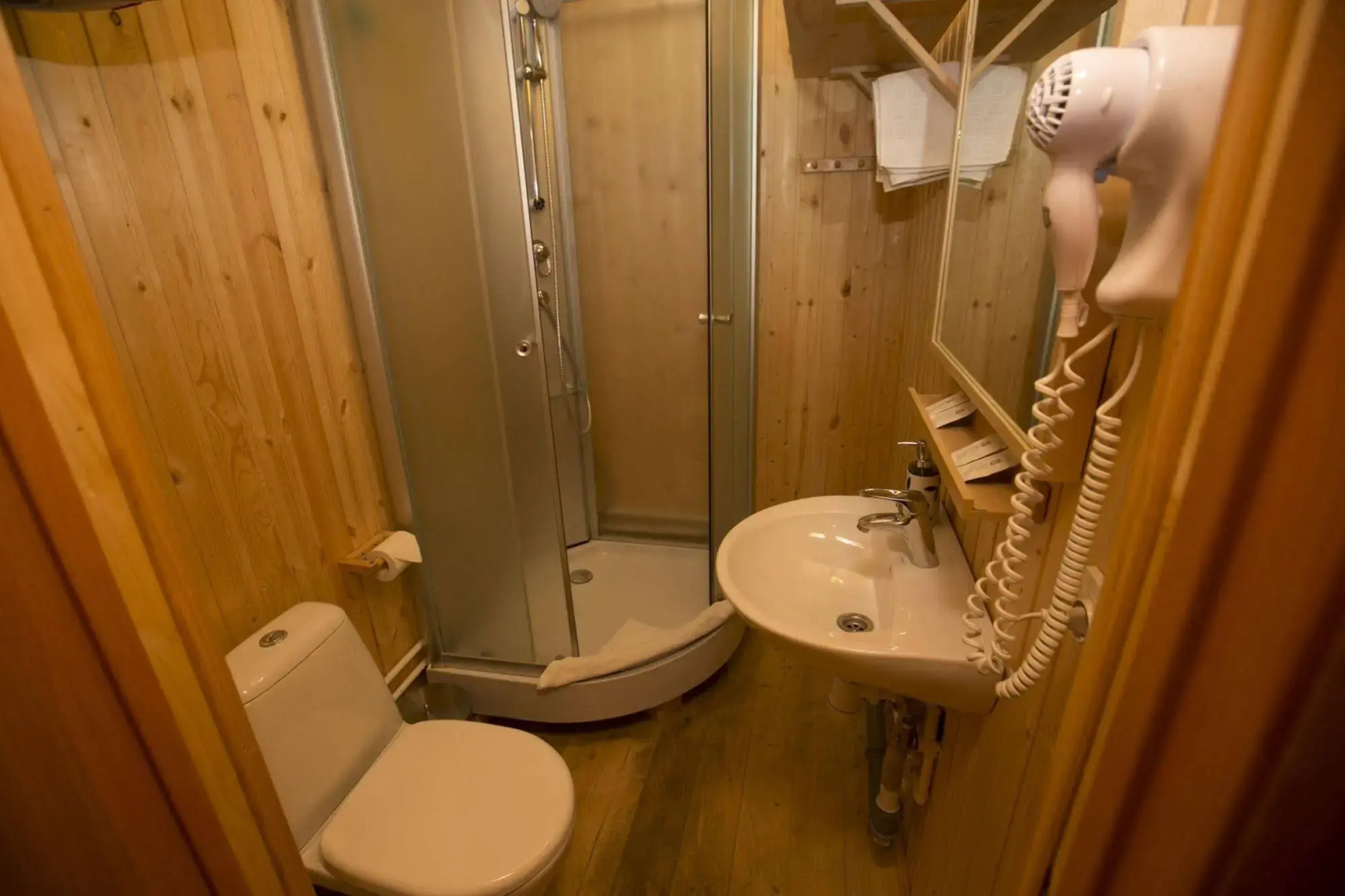 Антис Хаус Юнин