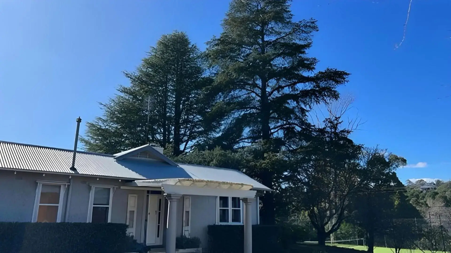 Robin Hill Manor - rambling retreat & tennis court