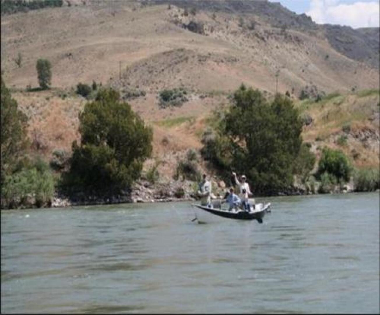 Yellowstone Park Riverfront Cabins