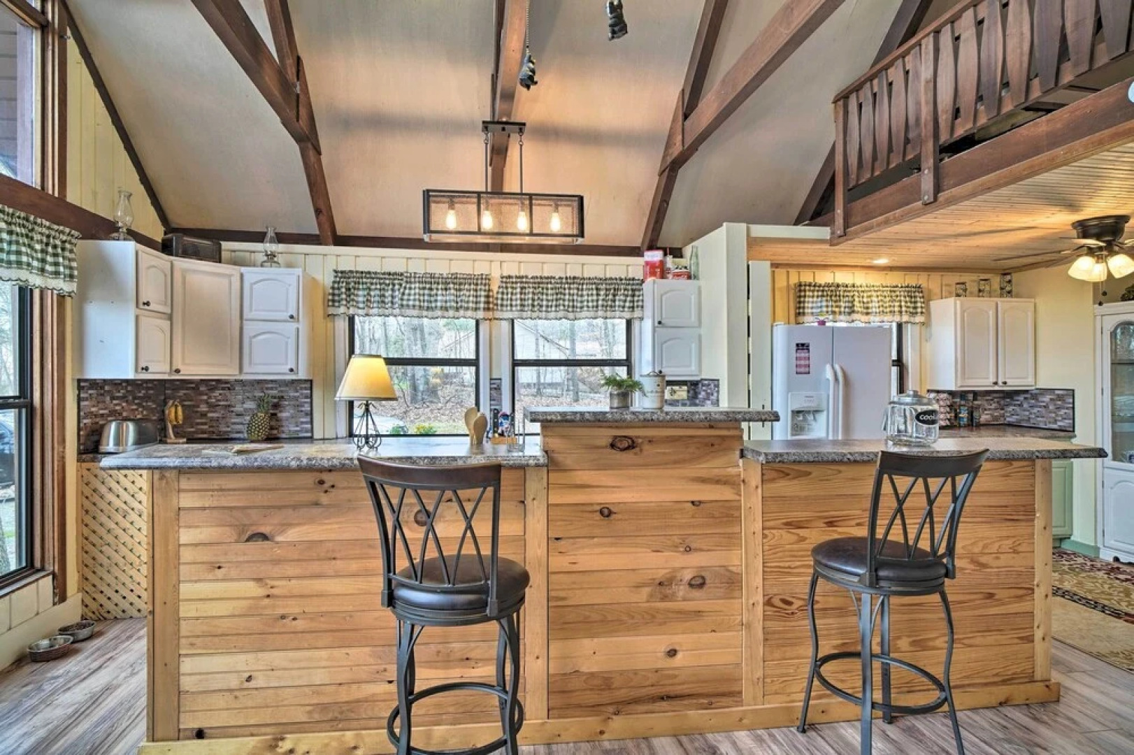 Douglas Lake Cabin w/ Mountain-view Deck & Grill