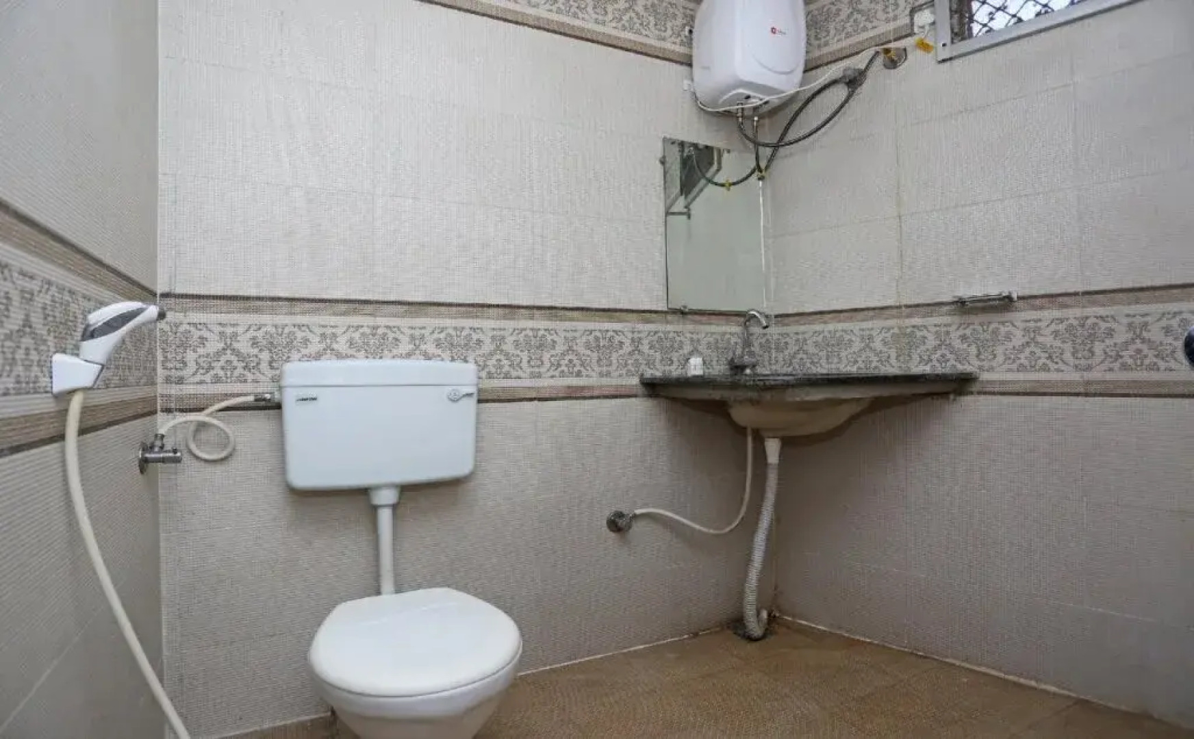 Hotel Sunrise by OYO Rooms