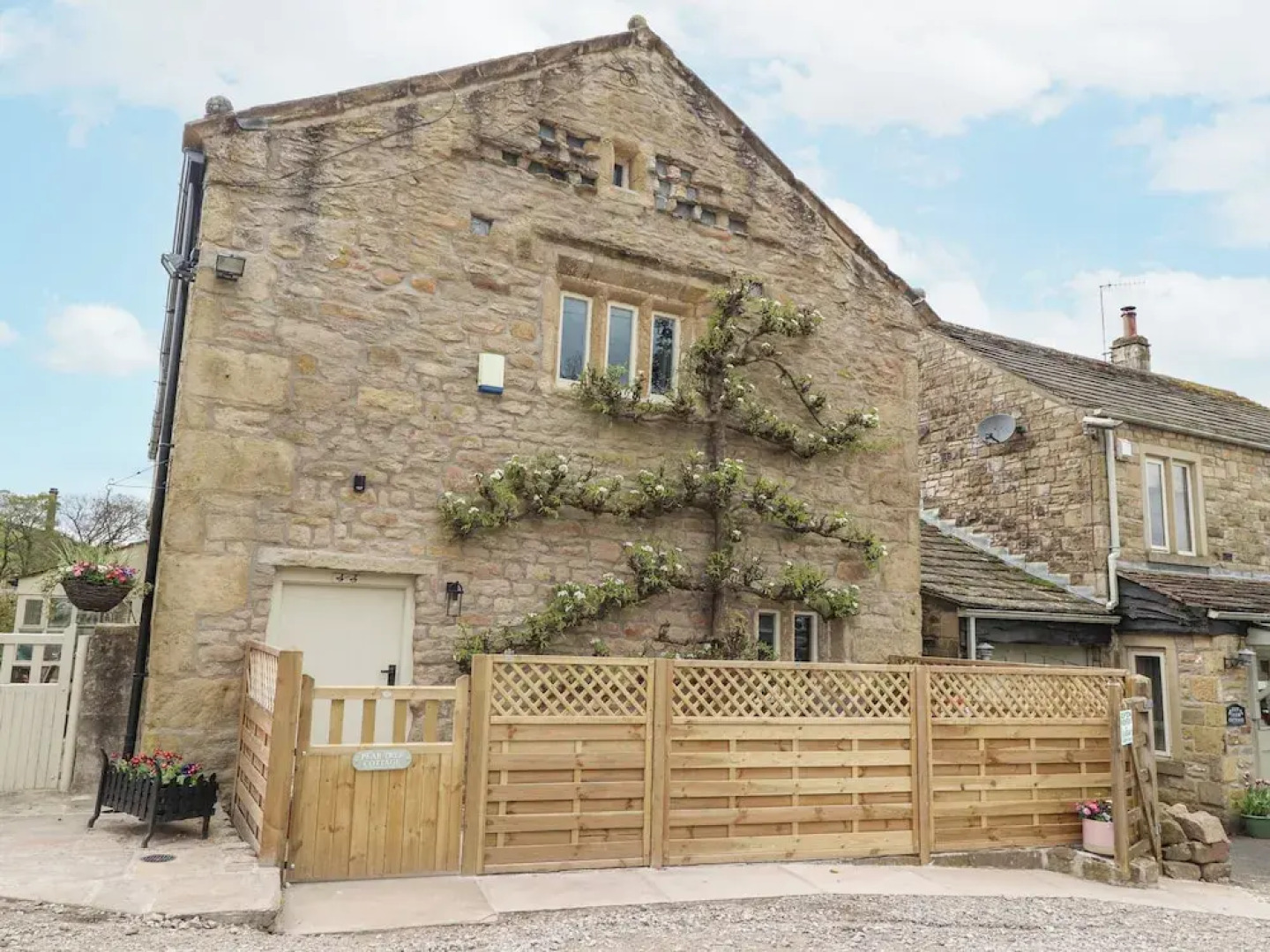 Pear Tree Cottage at Hey Farm