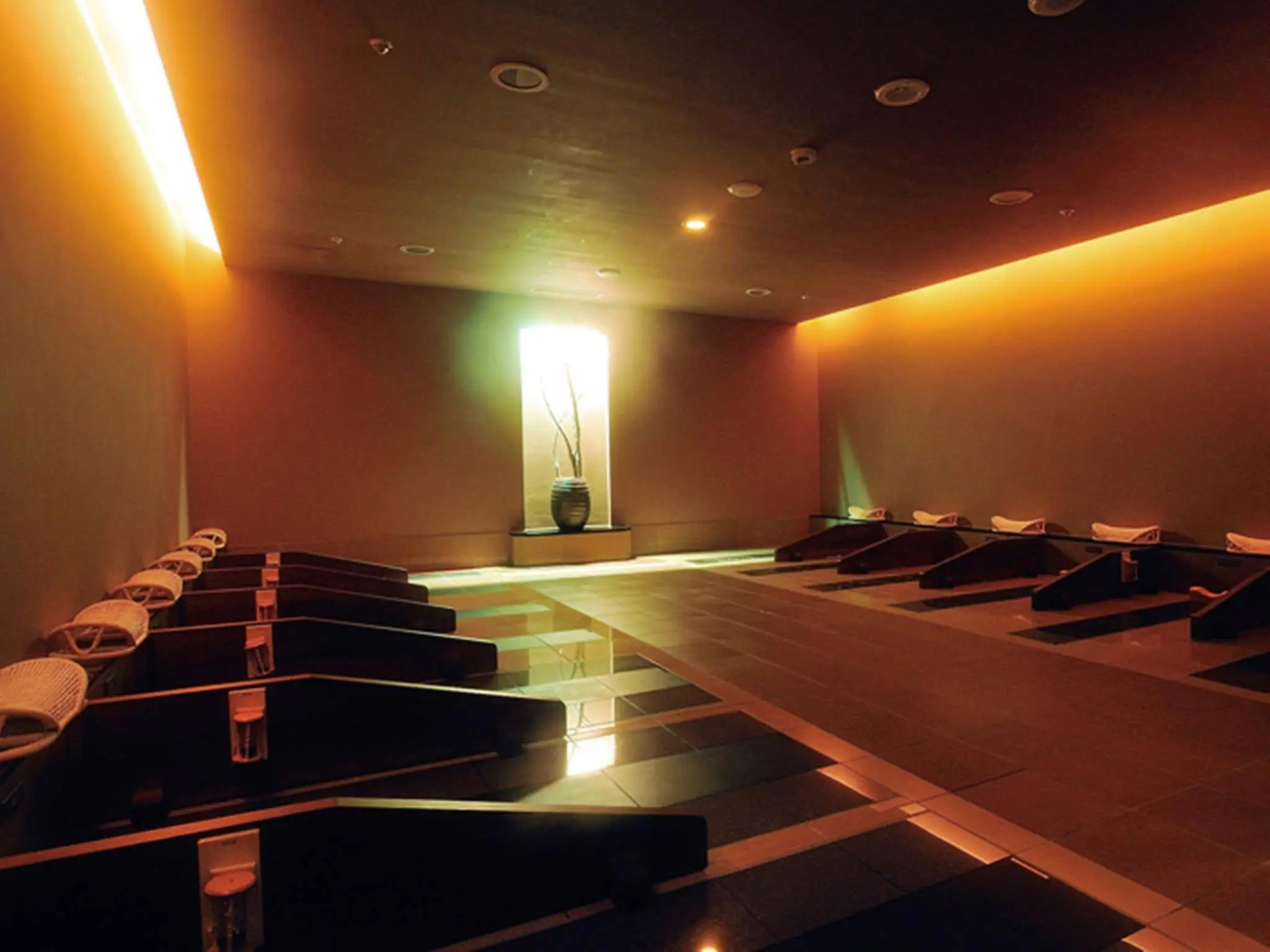 Yokohama Minamimirai Manyo-Club