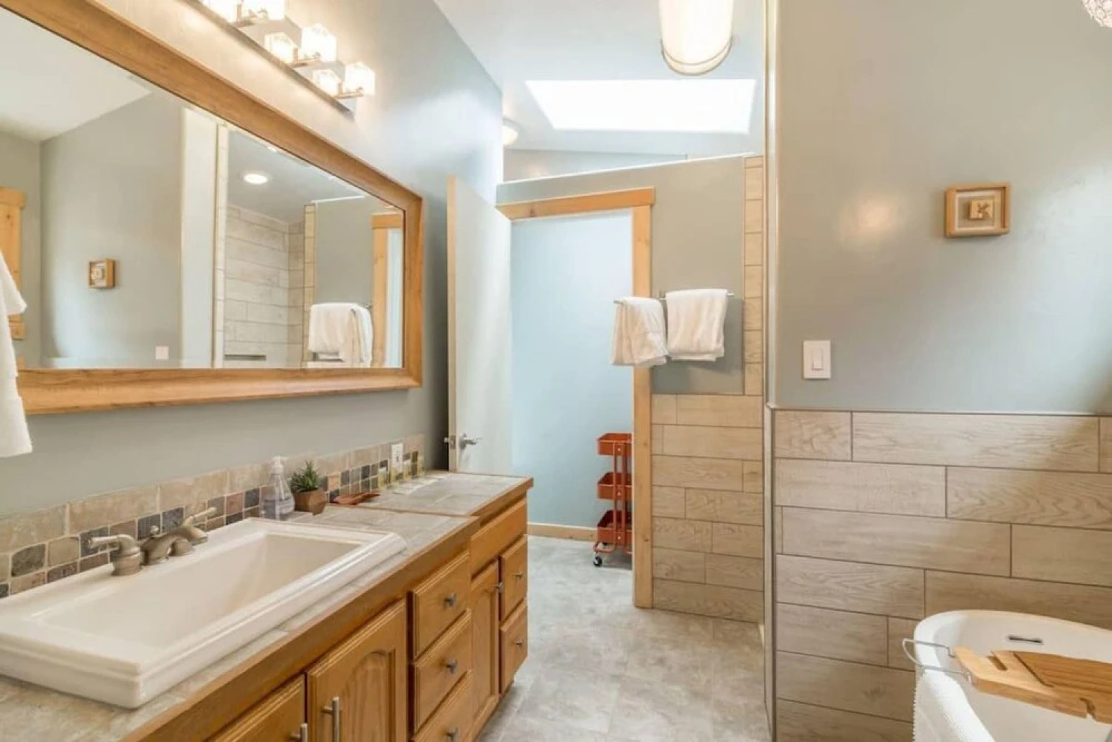 High Pines Hideaway by Avantstay - Newly Remodeled in Tahoe Donner With Hot Tub!