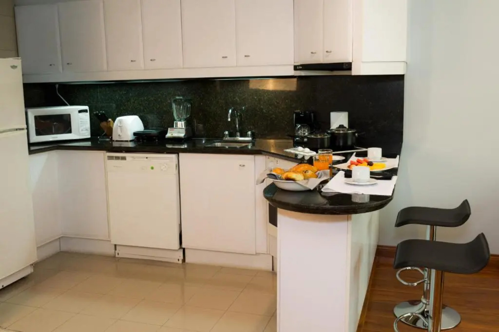 Torres de Suites by InAmazonas