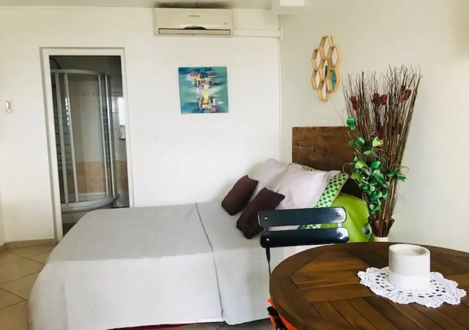 COLIBRI PAYS- Adults Only