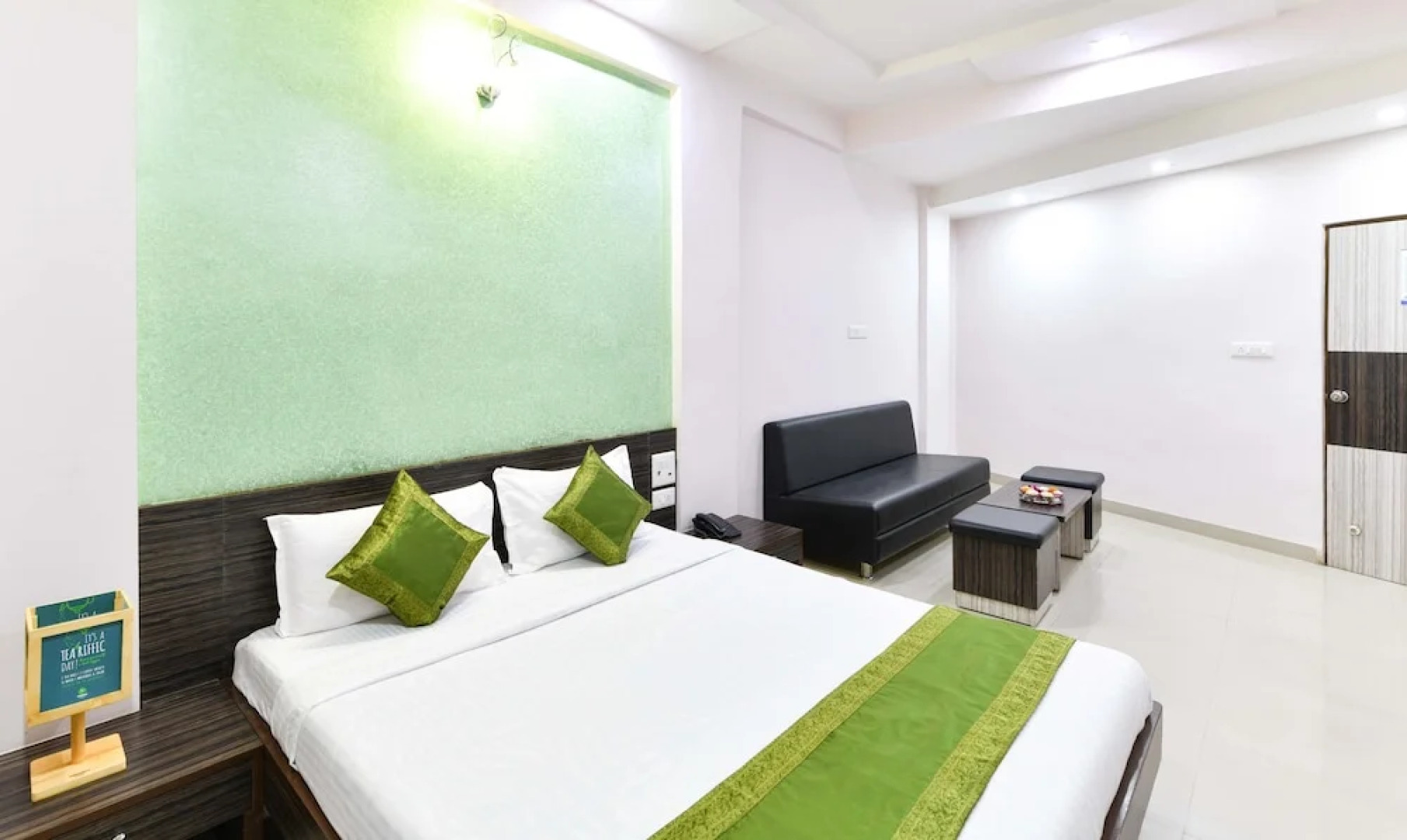 OYO 2116 Skylon Hotel