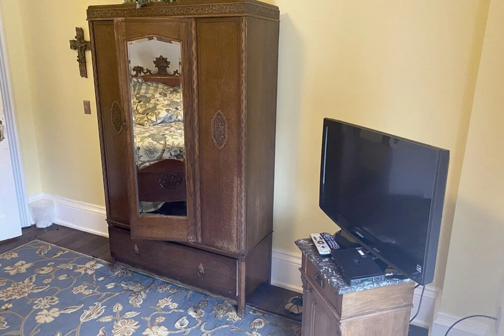 OYO Hotel Falls of Rough KY Route 110