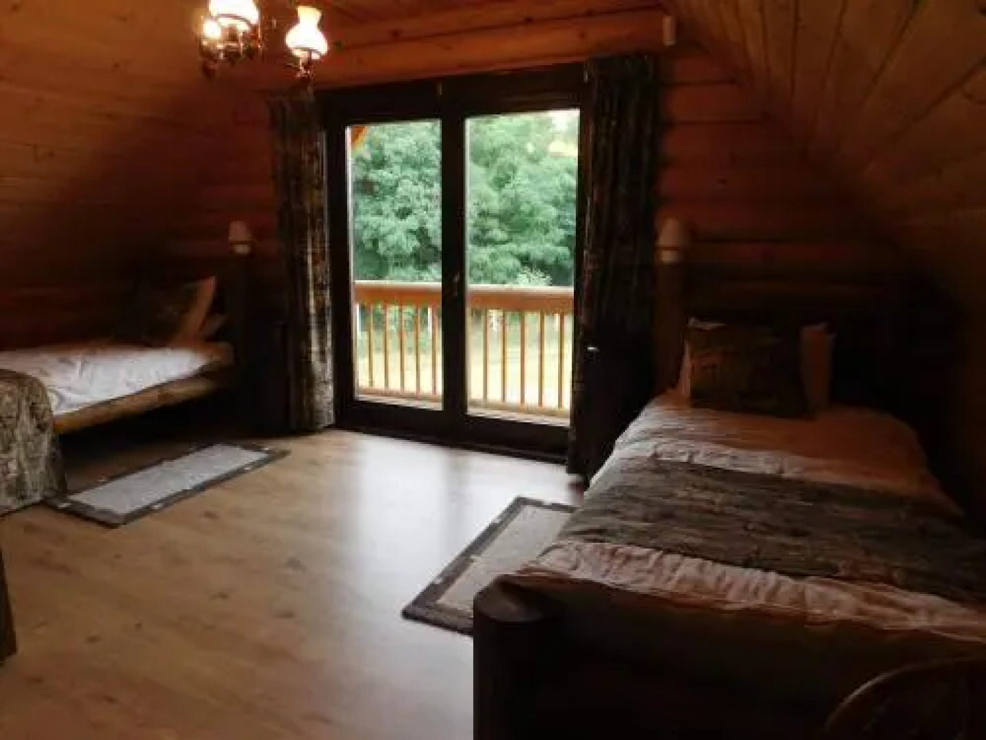 Holden Log House Gyarmat