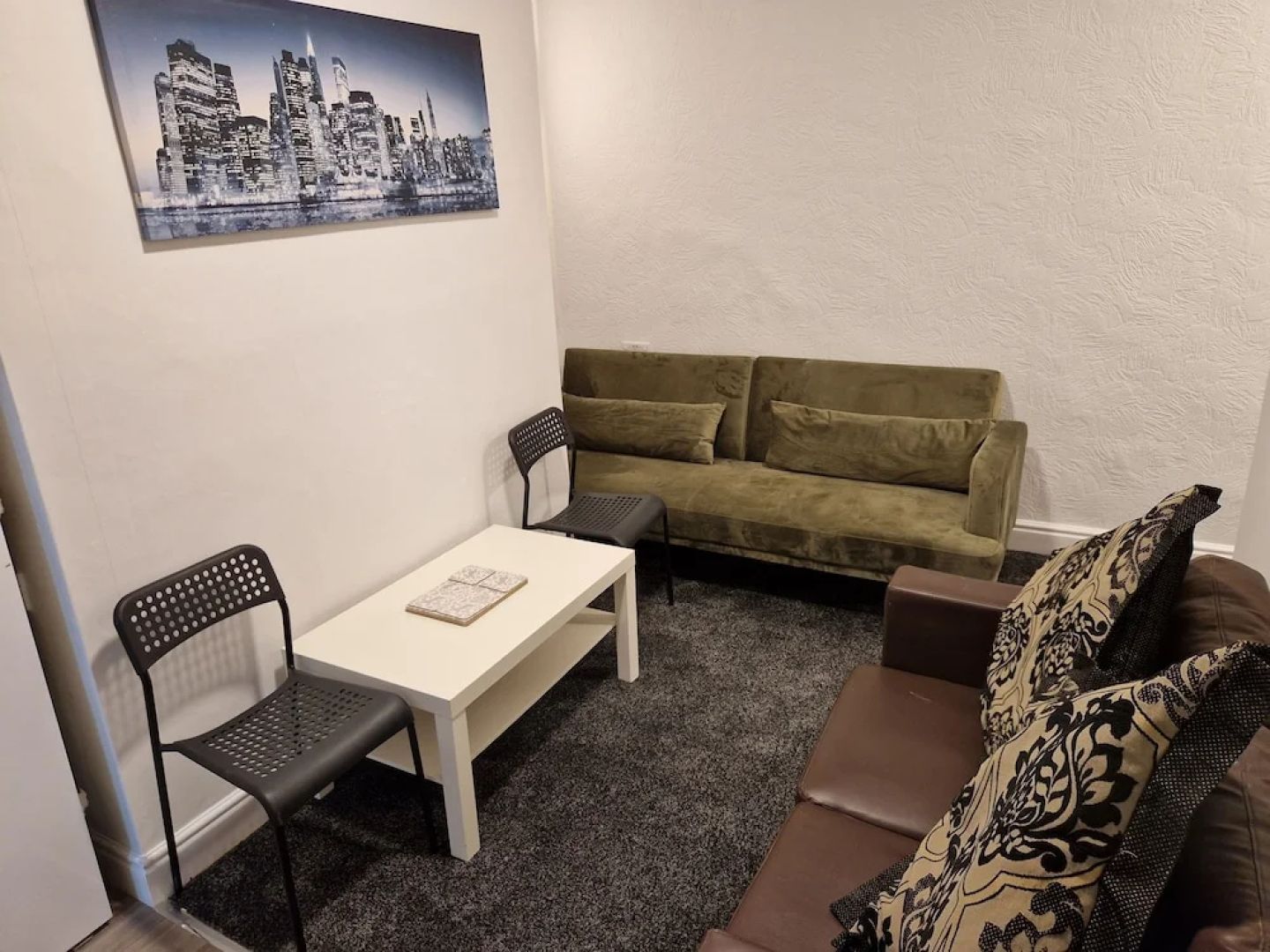 Birtley's Diamond 3 bed Apt, Sleeps 6 Guests