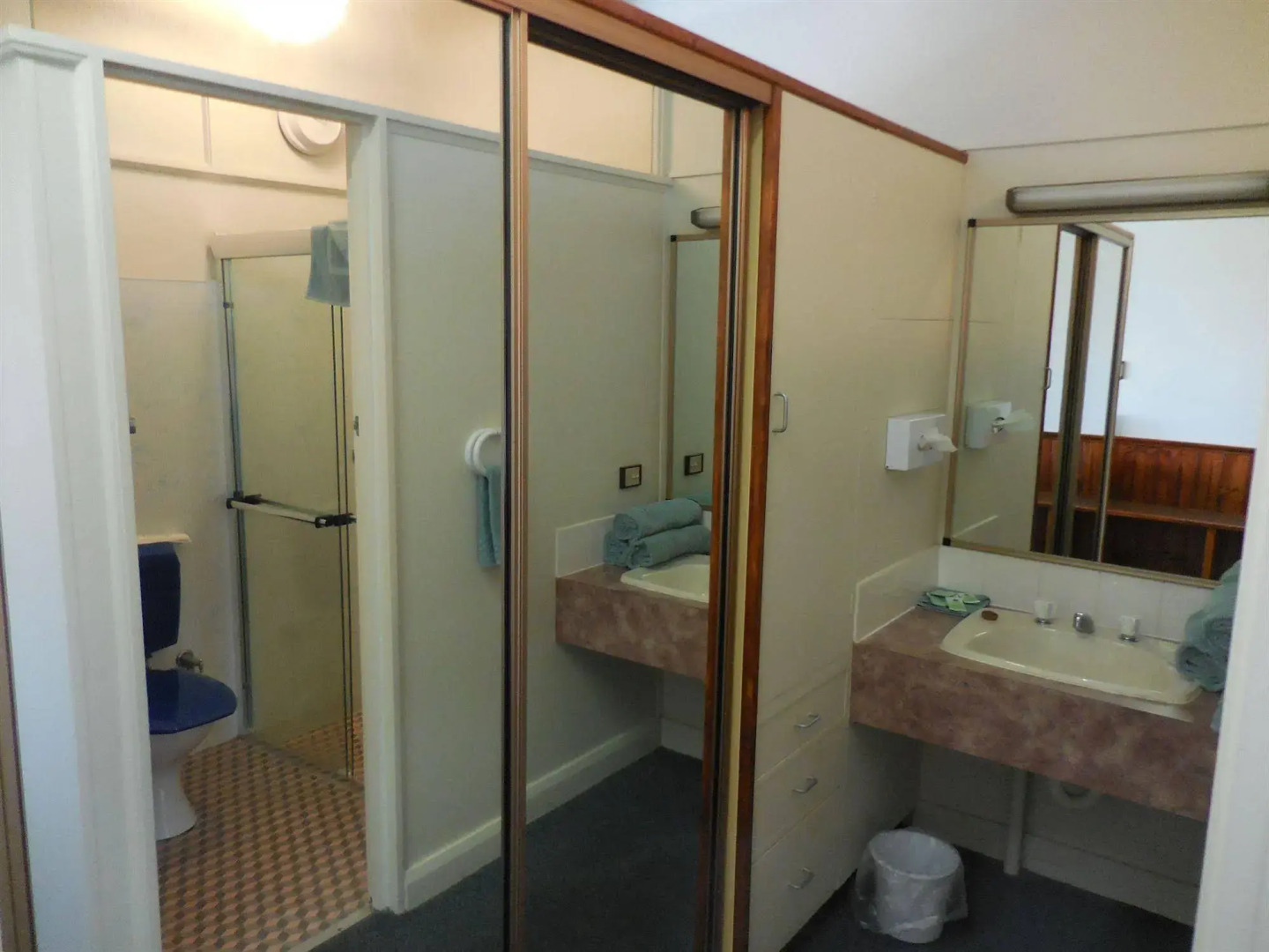 Village Family Motor Inn