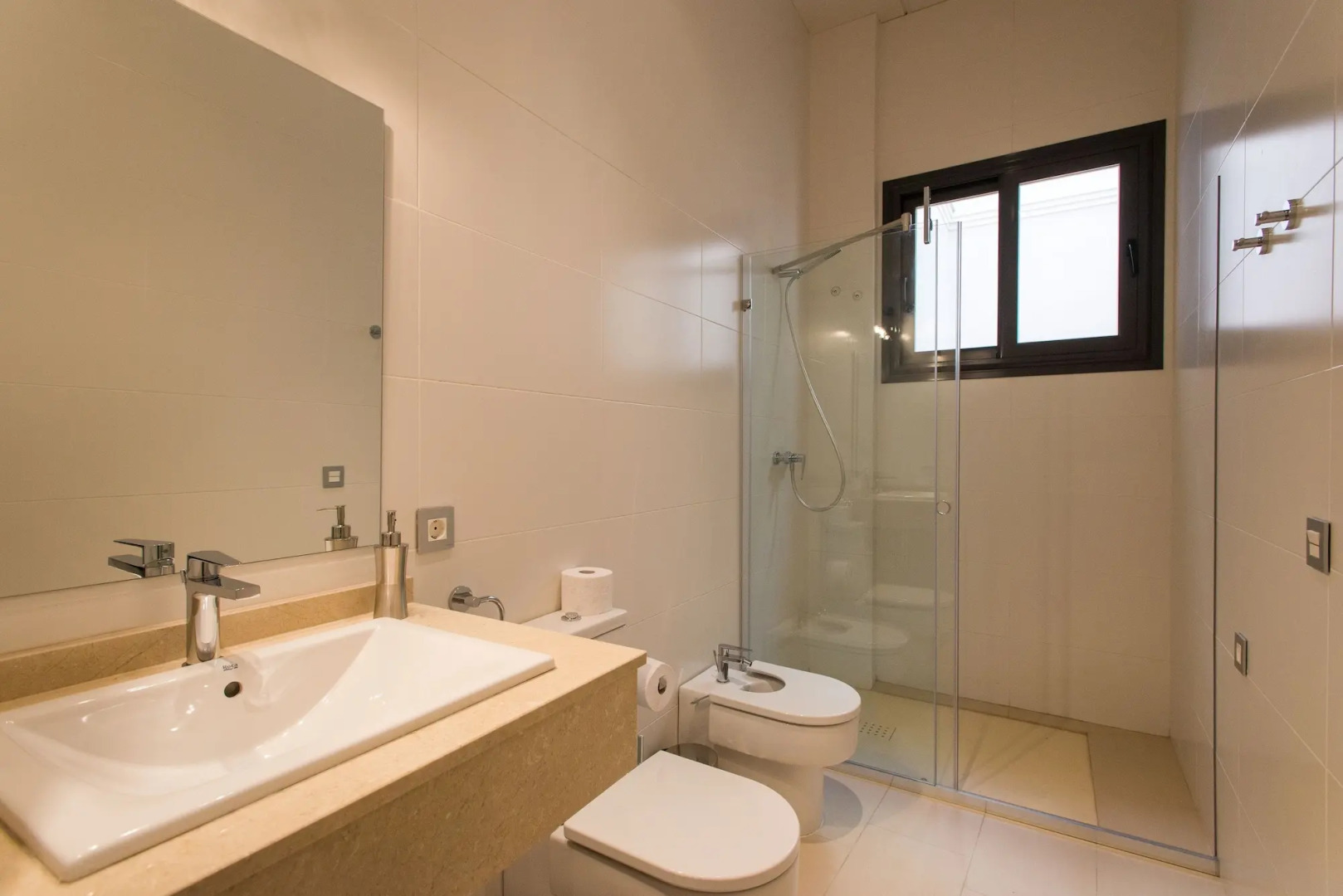 Guzman El Bueno Suites