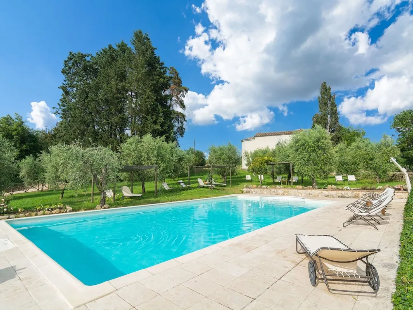 Pleasant Farmhouse in Rapolano Terme With Swimming Pool