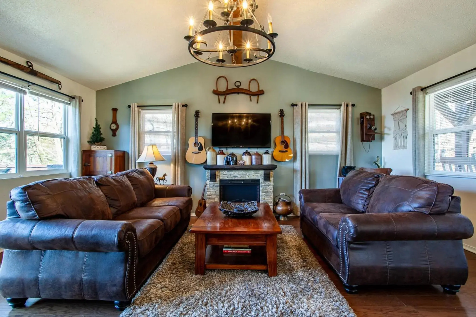 Maple Ridge with Mtn View Fireplace