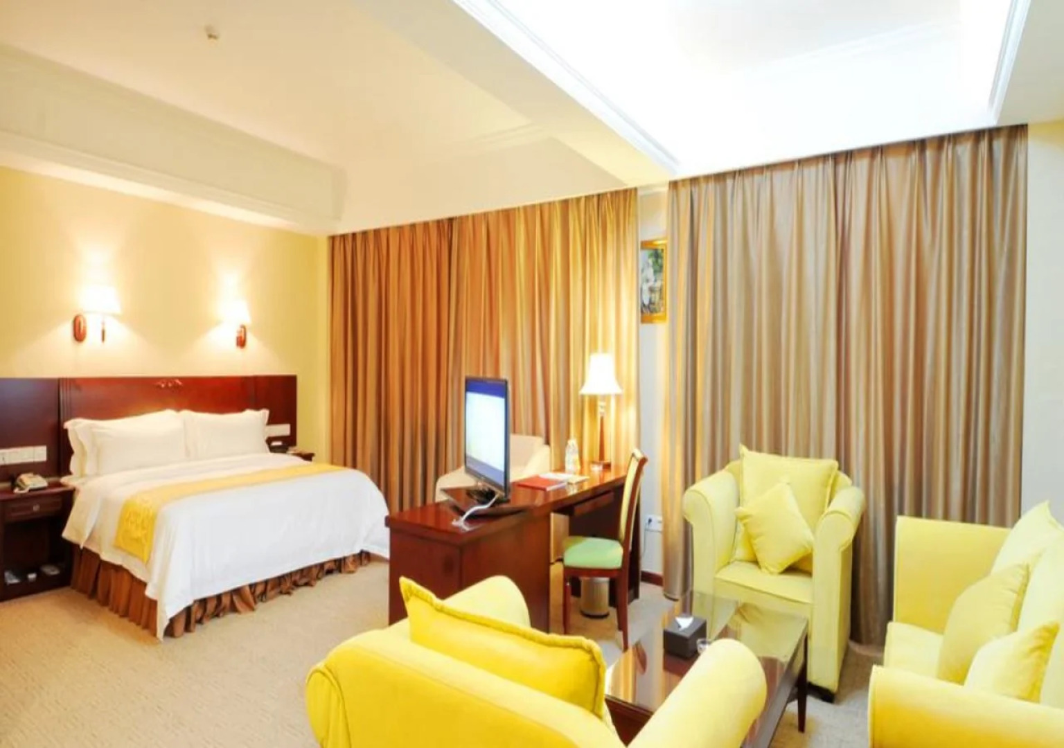 Vienna Hotel Yueyang Huarong Avenue Branch