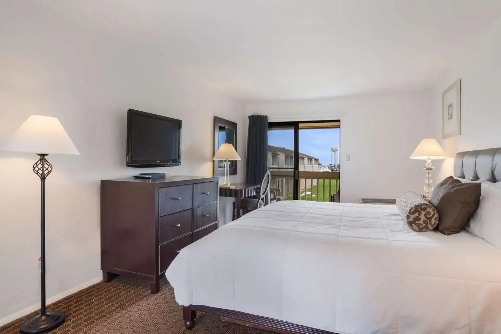 Rodeway Inn at Somers Cove Marina