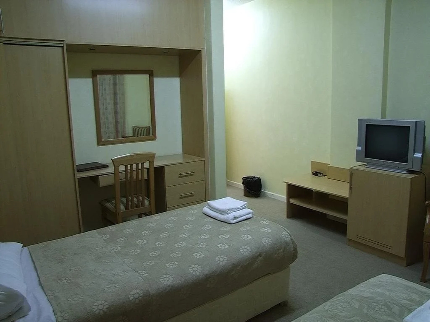 Montreal Hotel - Al Shobak