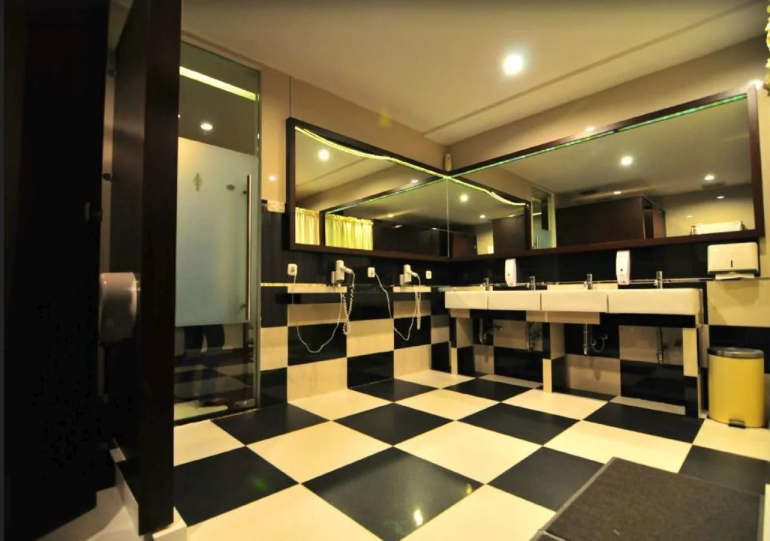 Capsule Hostel Old Batavia