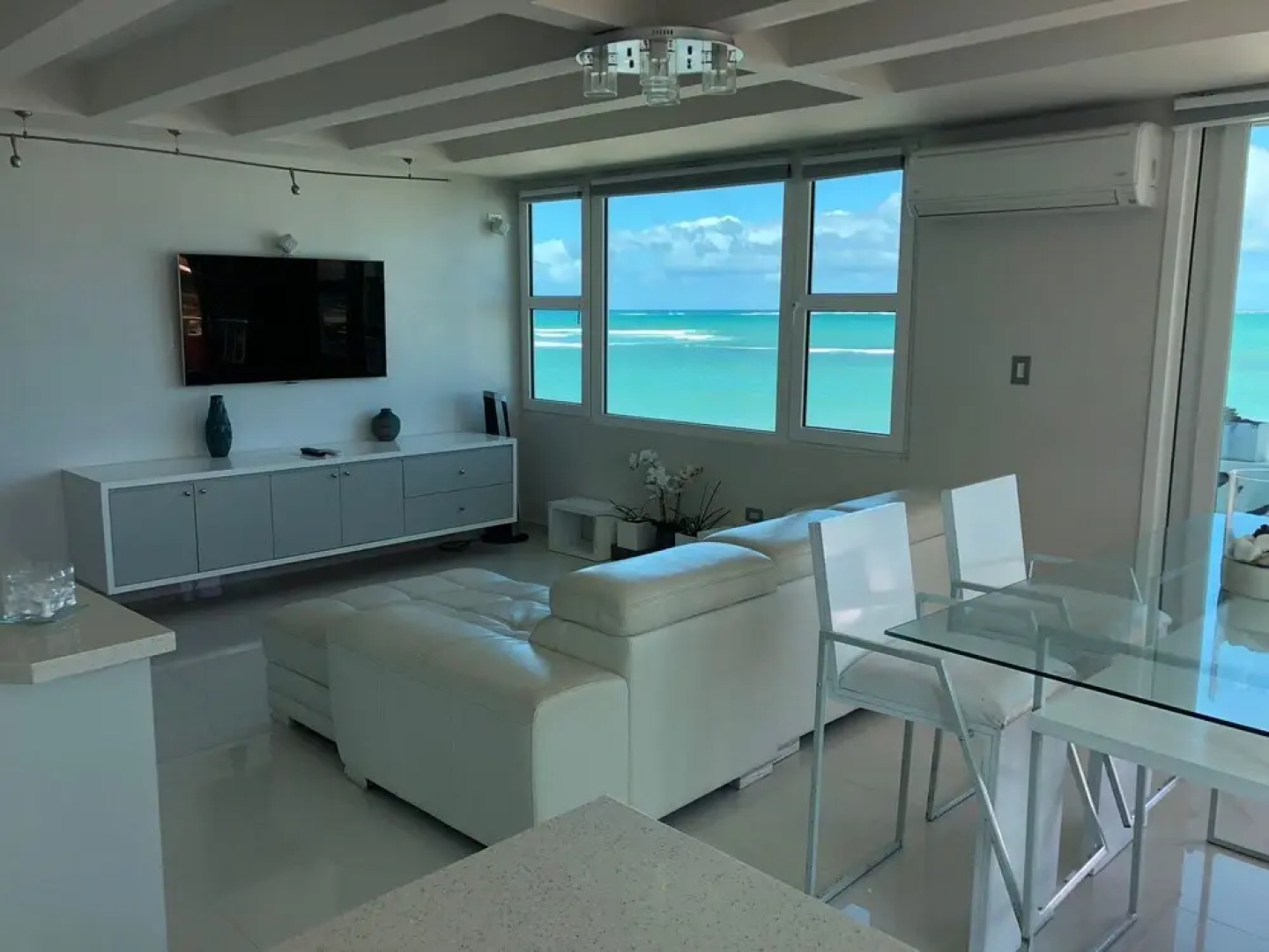 Beach Front  Amapola SeaSide Apt