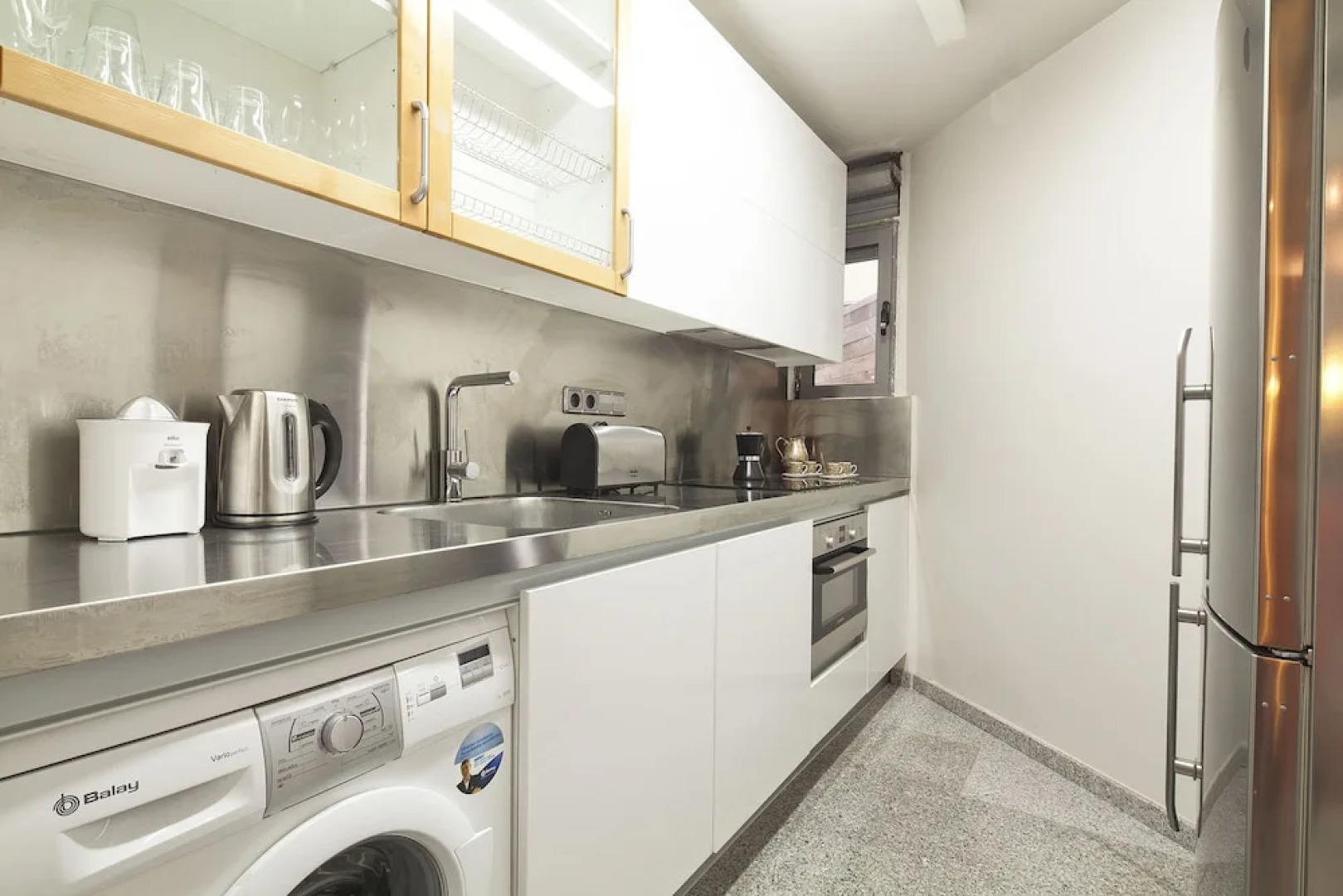 My Space Barcelona Gracia Pool B32