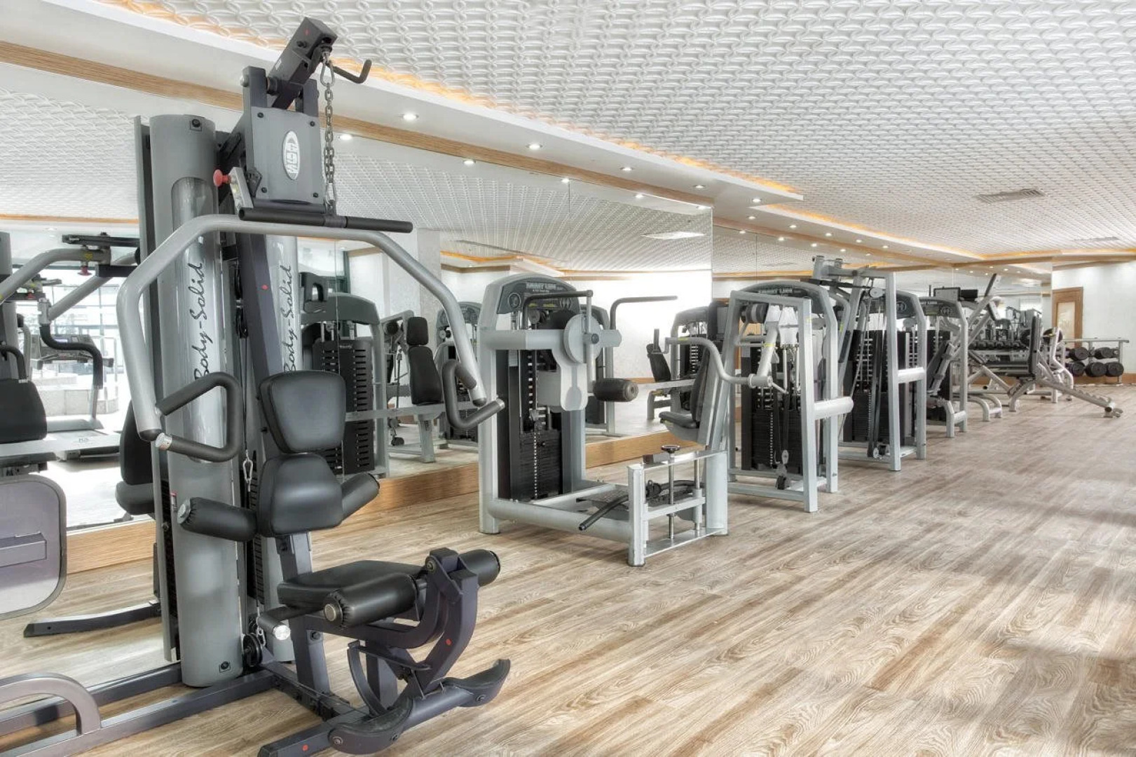 Dobedan World Palace