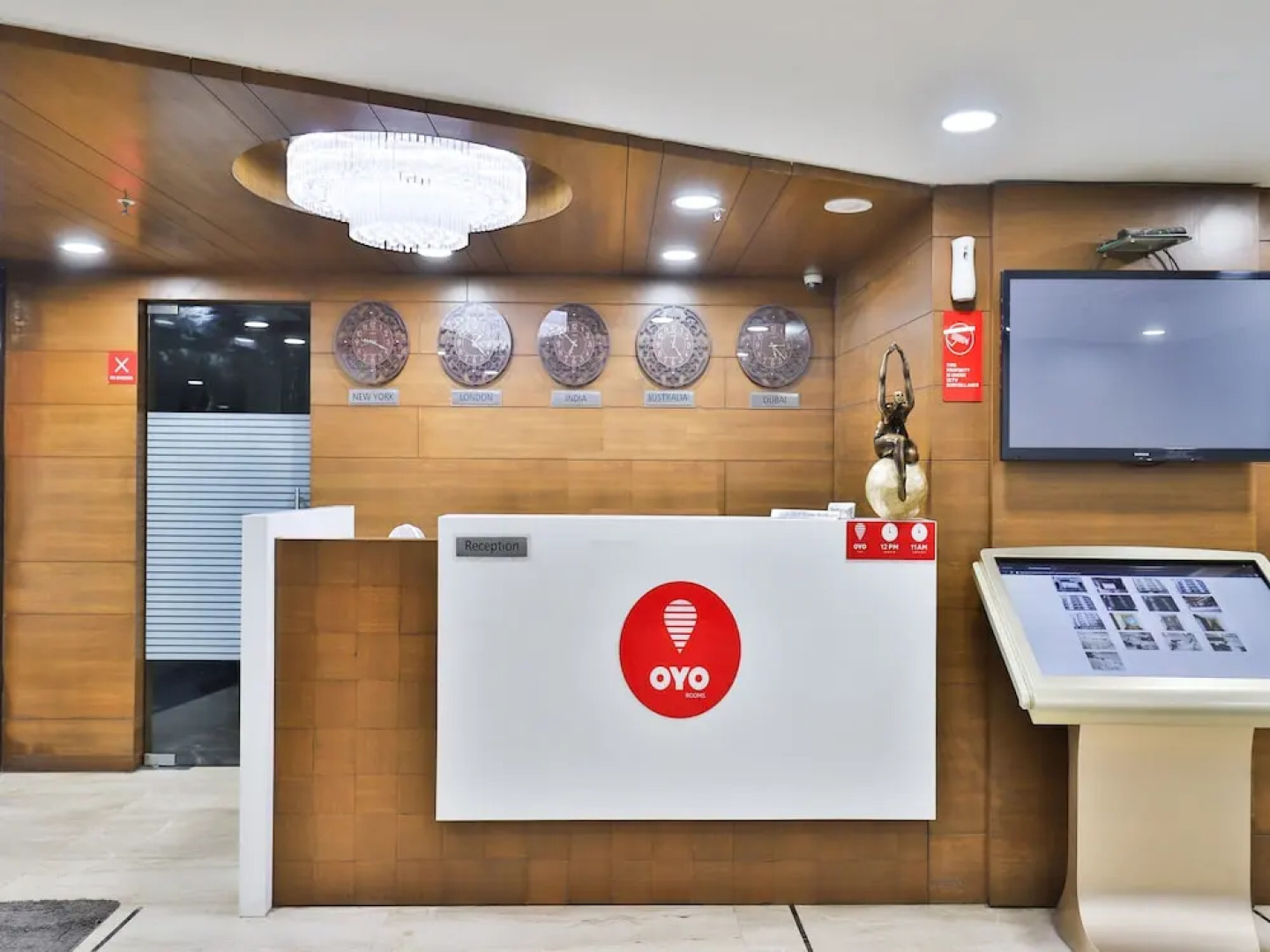 OYO 4938 Hotel Dev Aadi