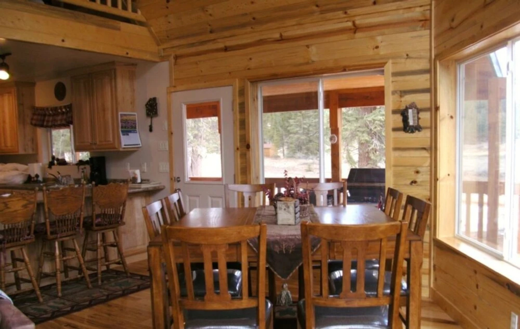 Duck Creek Luxurious Cabin