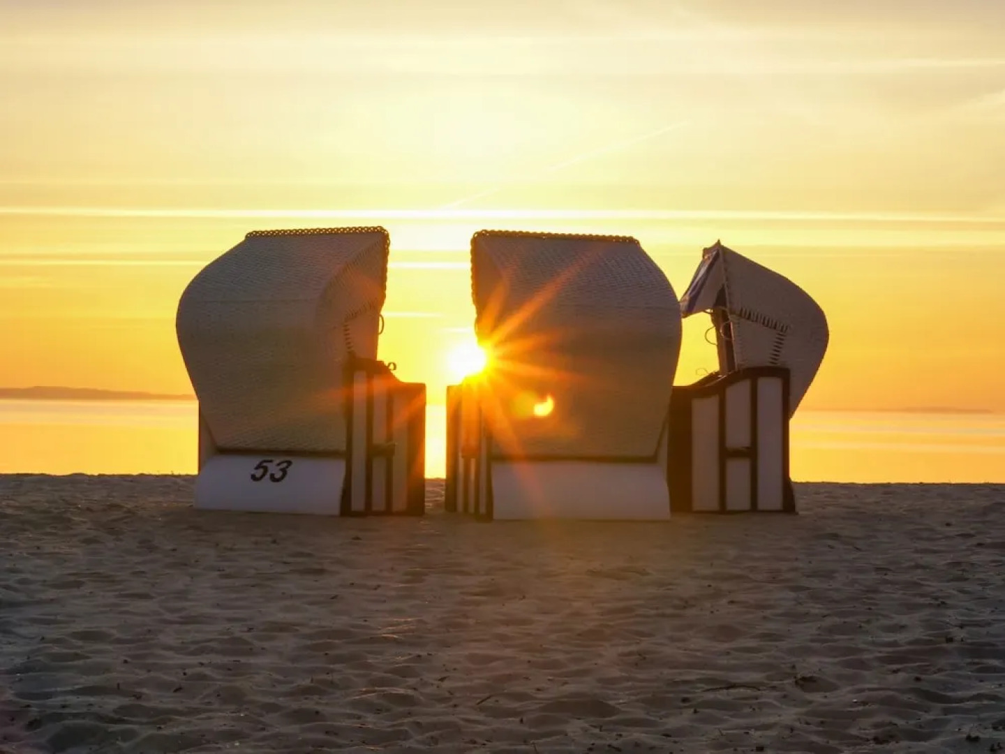 Apartment Near Lagoon and Lake Views