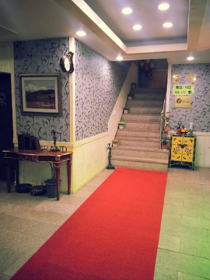 Sokrisan Grand Hotel