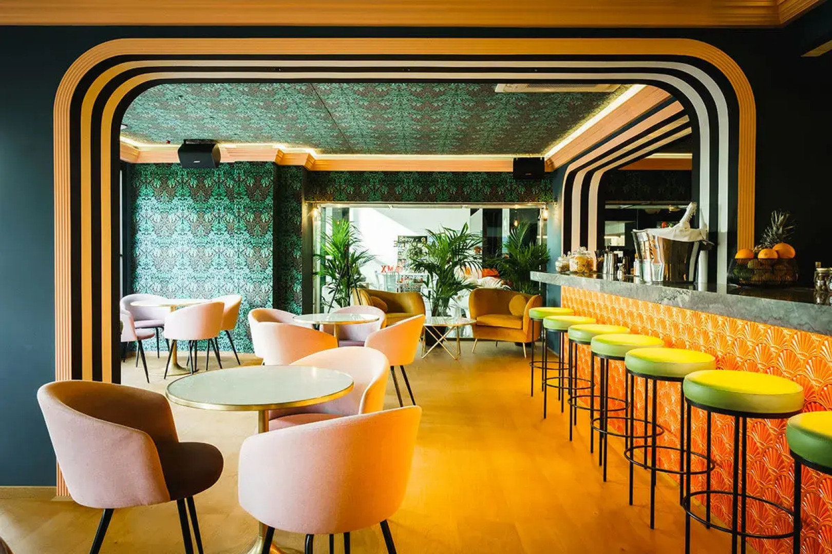 Belroy Hotel and Apartments