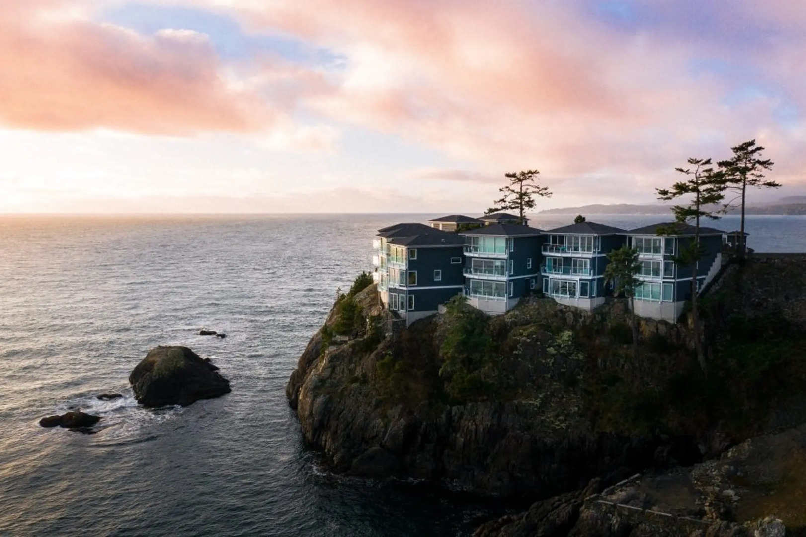 SookePoint Ocean Cottage Resort