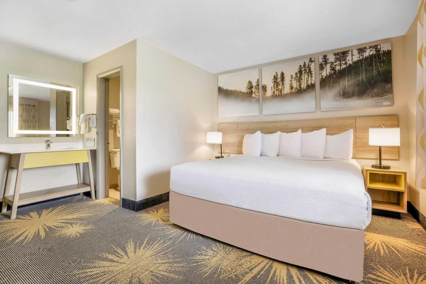 Days Inn by Wyndham Cortez