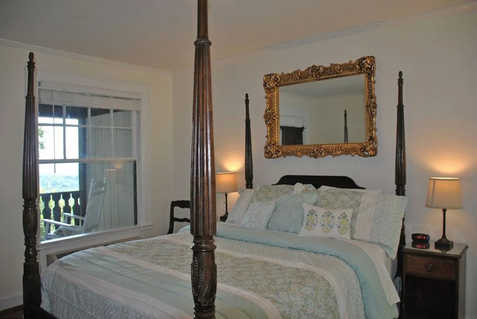 RiverView Inn