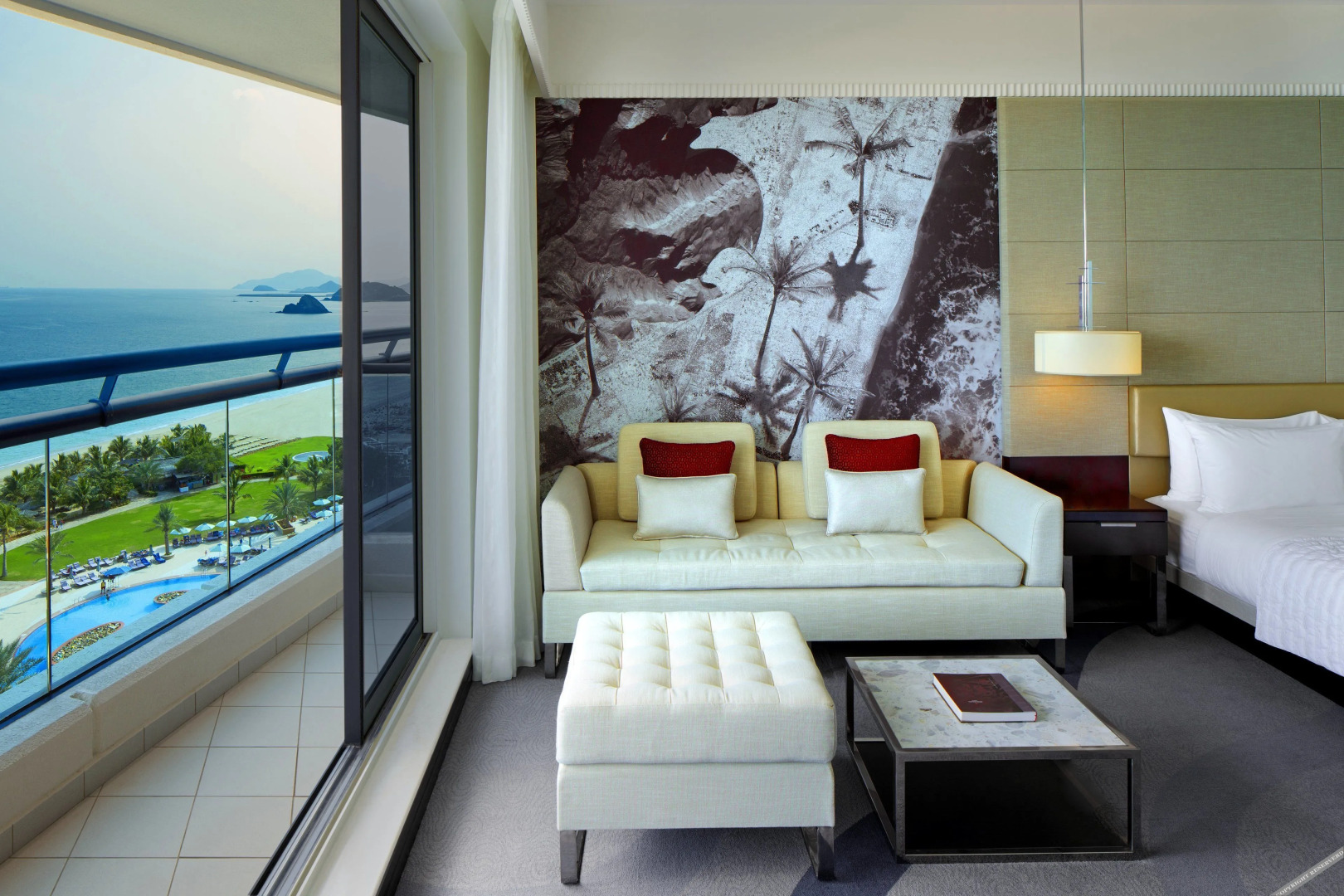 Курортный отель Le Meridien Al Aqah Beach Resort