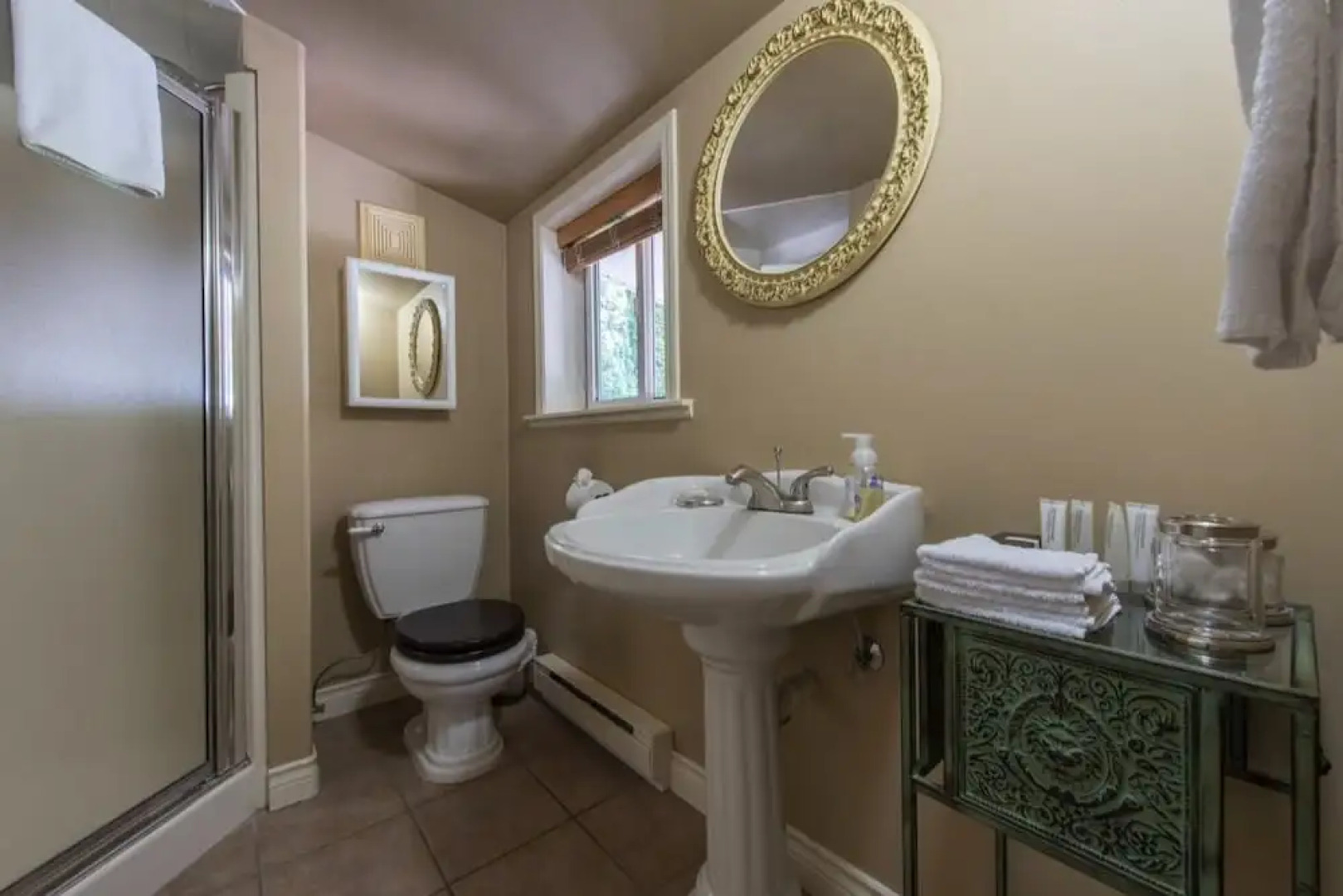 Serenata Guesthouse & Vineyard Retreat