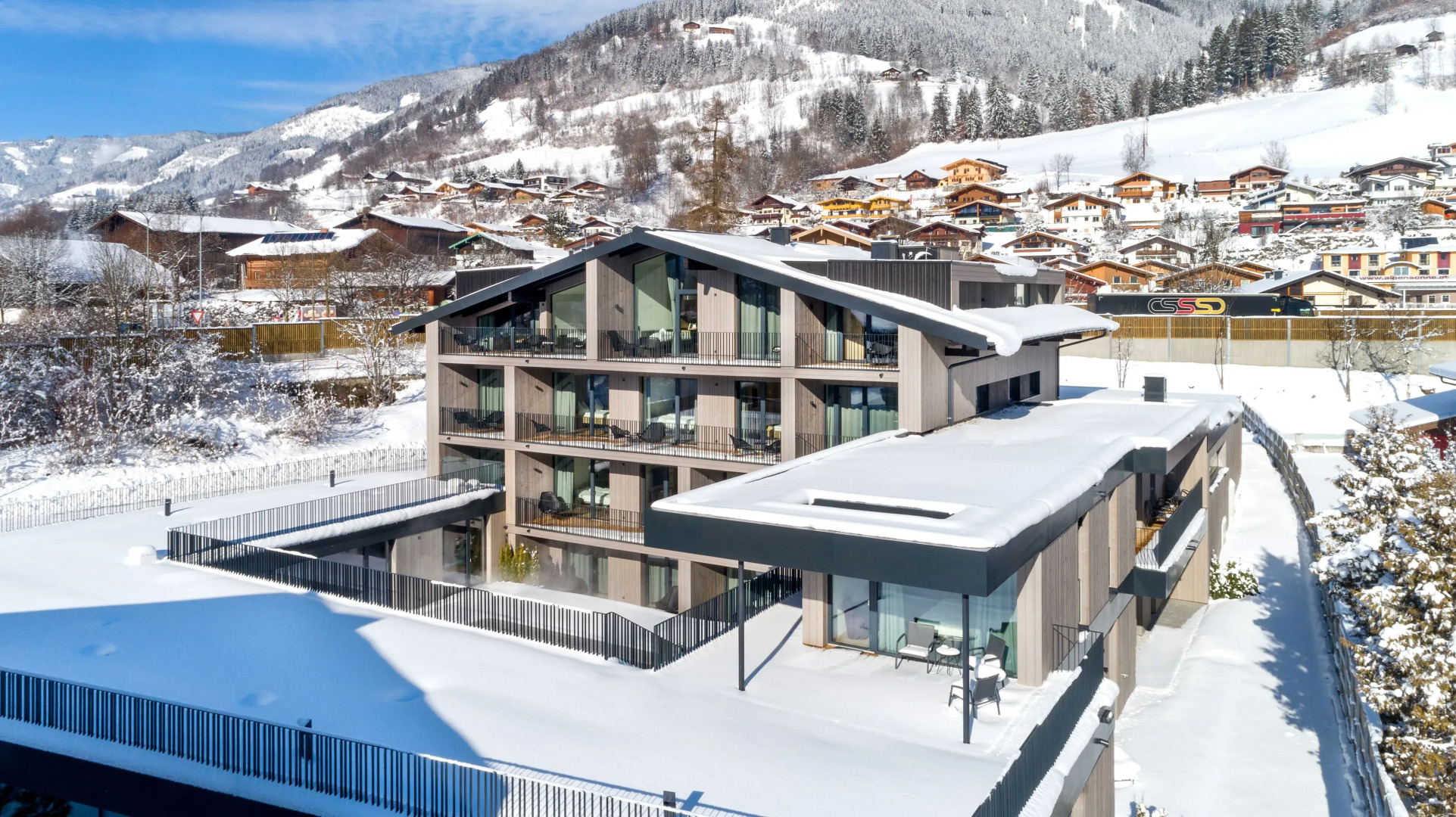 Emma Deluxe Aparthotel