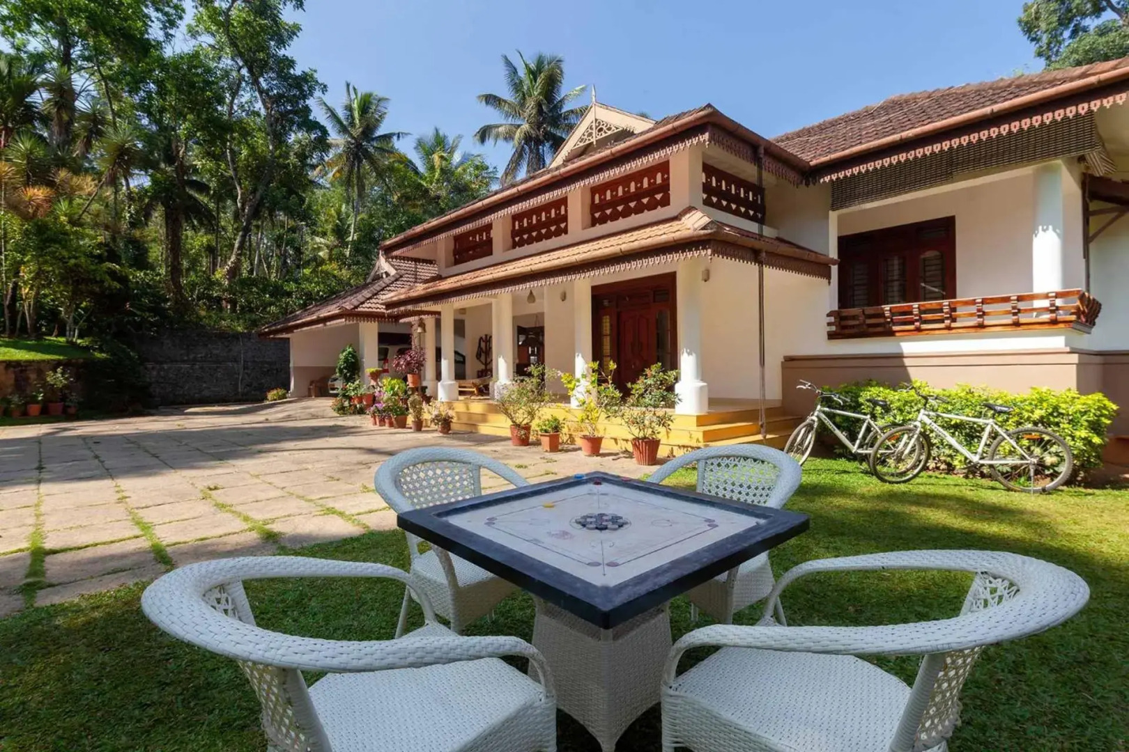 StayVista at Crystal Homestay