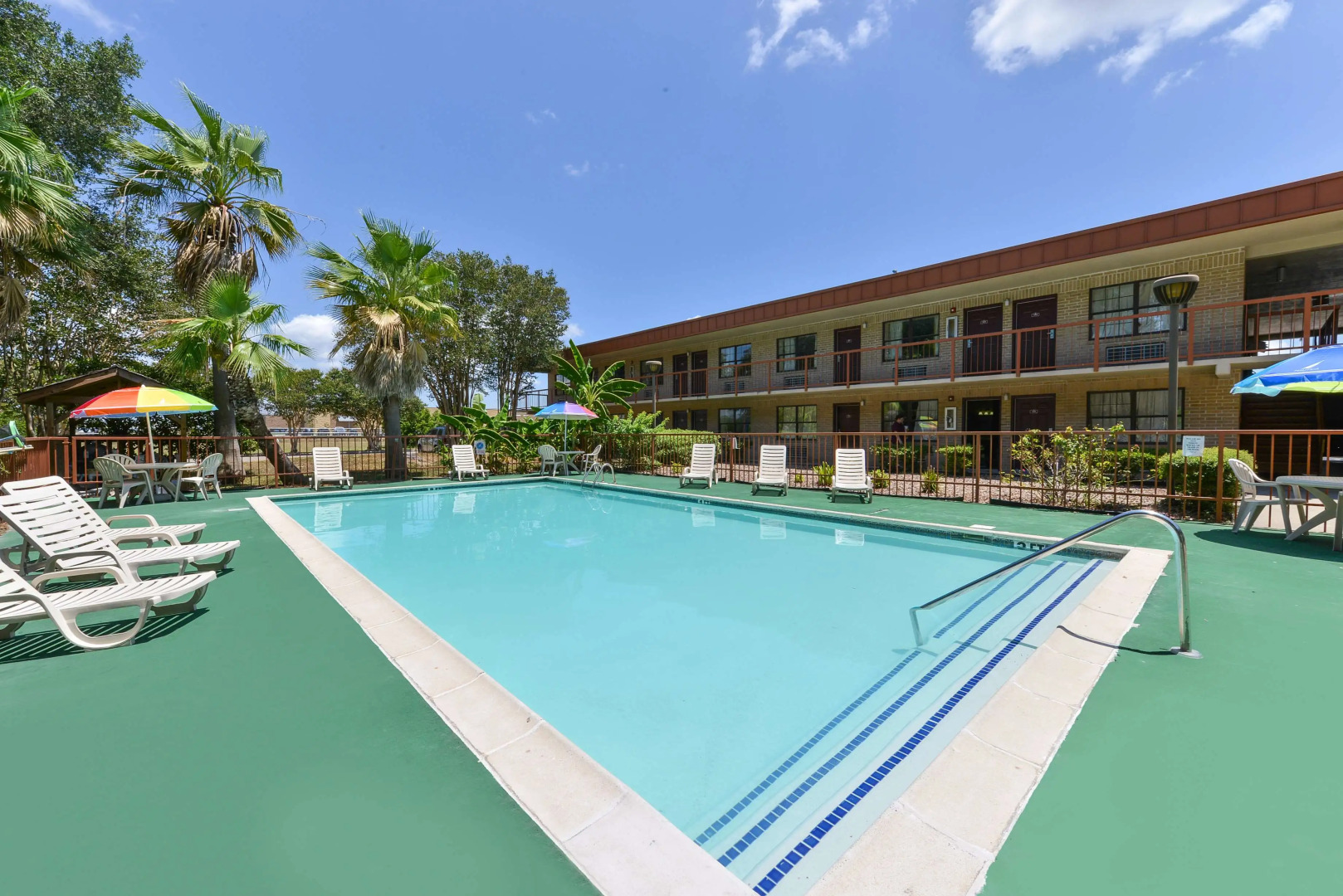 Americas Best Value Inn & Suites Victoria