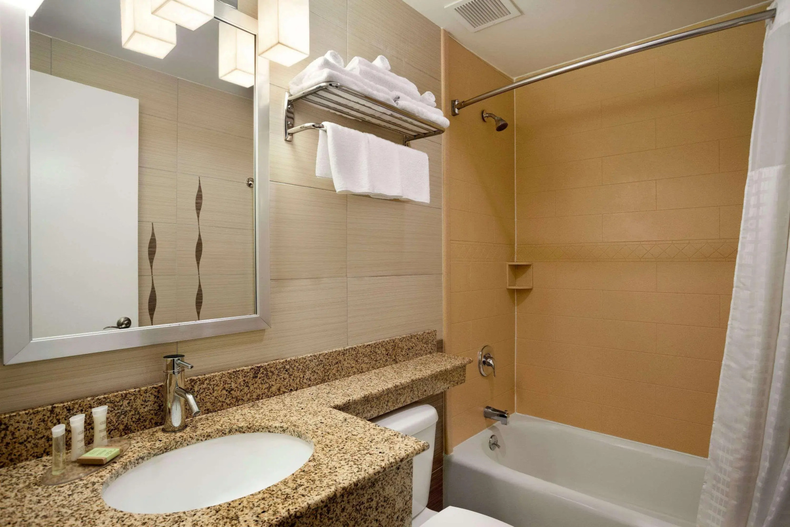 Super 8 By Wyndham Bronx