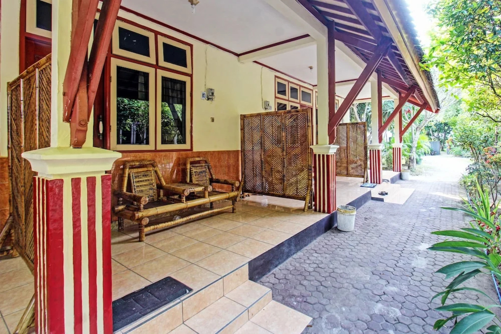 OYO 92710 Losmen Tjabe Merah